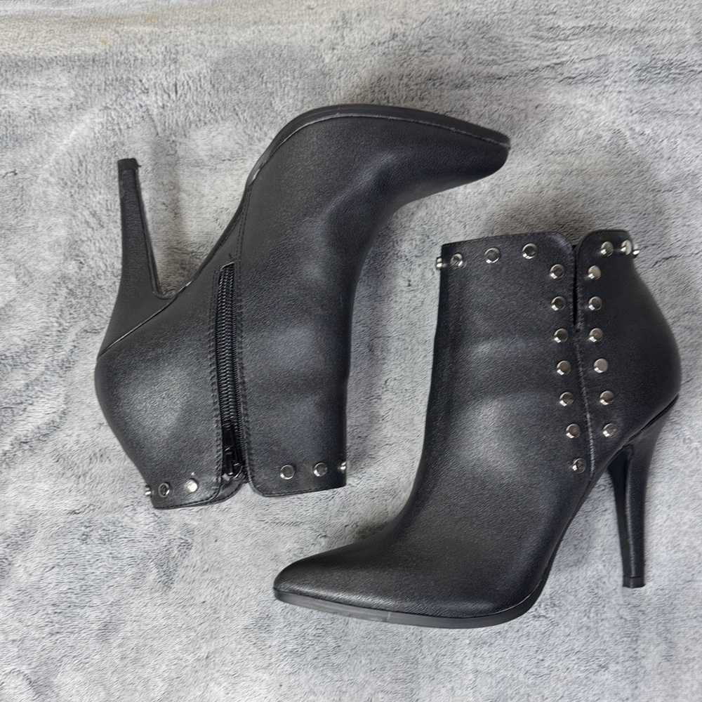 Fergalicious by Fergie “Captain” Studded Ankle Booties - Black - Size 7 - EUC - Picture 14 of 15